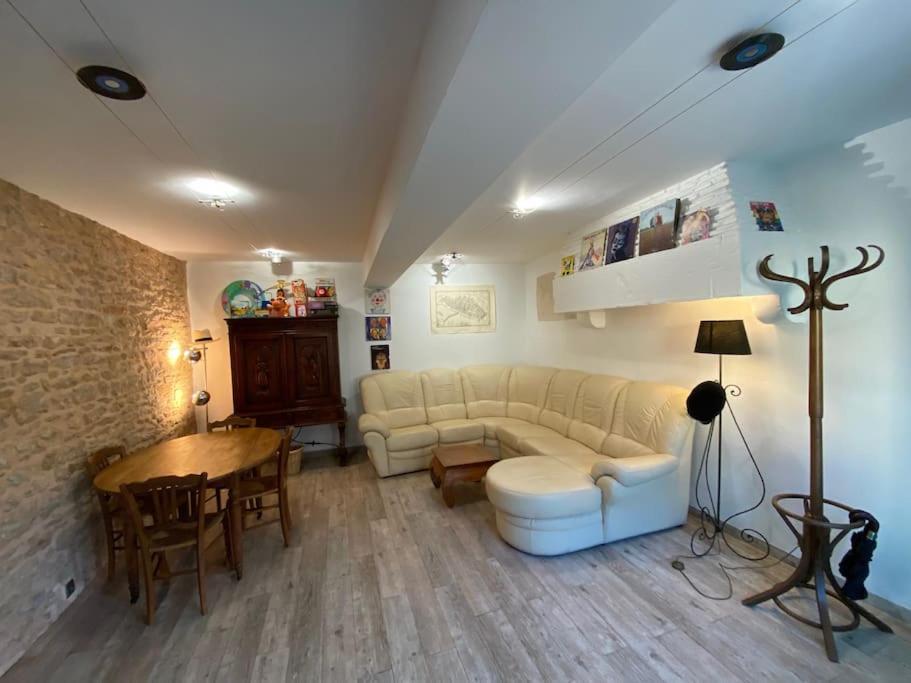 Au Lavoir Vinzelles ภายนอก รูปภาพ